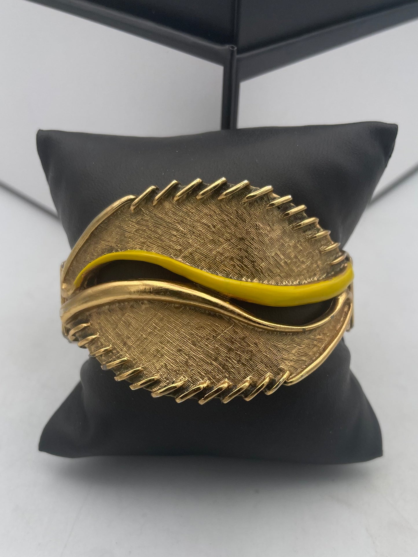 Regency Cuff